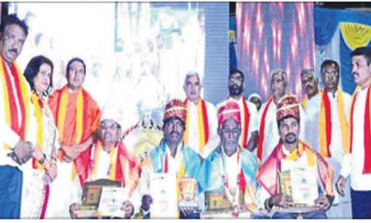 ಕಾರ್ಮಿಕರ ಶೋಷಣೆ ತೊಲಗಲಿ