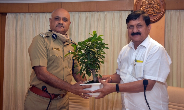 ಪೊಲೀಸ್ ಸಿಬ್ಬಂದಿಗಳ ಕಾರ್ಯಕ್ಕೆ ಗೃಹ ಸಚಿವರಿಂದ ಅಭಿನಂದನೆ