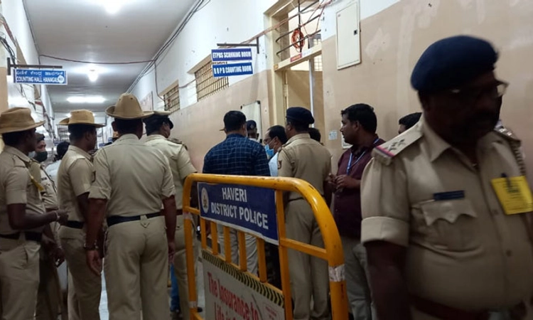 ಇಂದು ಉಪಚುನಾವಣೆ ಫಲಿತಾಂಶ: ಹಾನಗಲ್  ನಲ್ಲಿ ಮತ ಎಣಿಕೆ ಆರಂಭ