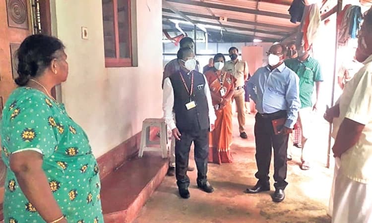 ಕರ್ಮಚಾರಿ ಆಯೋಗ ಸದಸ್ಯರಿಂದ ಸ್ವಚ್ಛತಾ ಕಾರ್ಮಿಕರೊಂದಿಗೆ ಸಂವಾದ