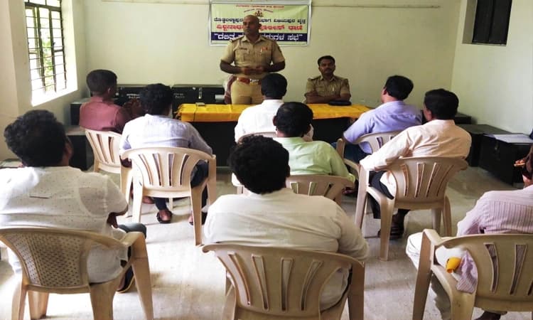 ಅಕ್ರಮ ಮದ್ಯ ಮಾರಾಟಕ್ಕೆ ಕಡಿವಾಣ