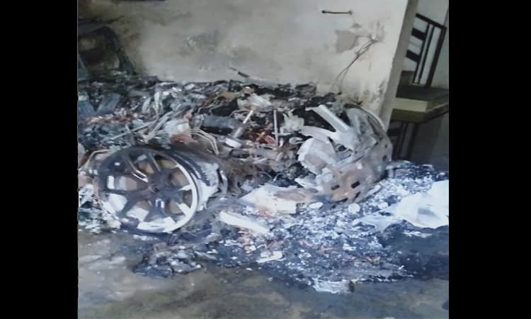 ನಾಲ್ವರು ವಕೀಲರು ಸೇರಿ ಐವರ ಸೆರೆ