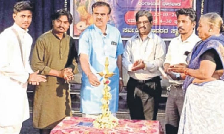 ಧಾರವಾಡದ ಮಣ್ಣಿನಲ್ಲಿದೆ ಕಲೆಯ ಸತ್ವ : ಕುಂಬಿ