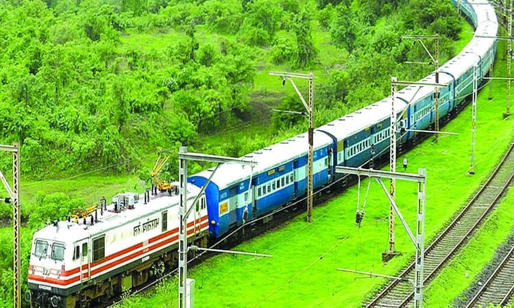 ರೈಲ್ವೆ ಇಲಾಖೆ ಪರಿಸರ ಸ್ನೇಹಿಯಾಗಿಸಲು ಒತ್ತು