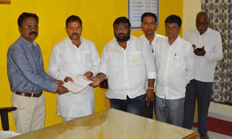 ಬಸ್‌ ಸೌಲಭ್ಯ ಕಲ್ಪಿಸಲು ಕಕ ಸಾರಿಗೆ ನಿಗಮಕ್ಕೆ ಮನವಿ