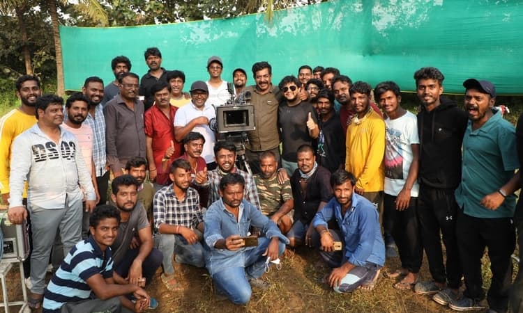 ಚಿತ್ರೀಕರಣ ಮುಗಿಸಿ ಕುಂಬಳಕಾಯಿ ಹೊಡೆದ ಭಟ್ರು ಟೀಮ್ : ಶೀಘ್ರದಲ್ಲೇ ಬಾಕಿ ಸುದ್ದಿ