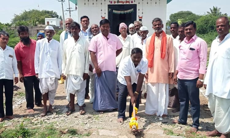 ಕೊಣ್ಣೂರಲ್ಲಿ ದೇಗುಲ ಚೆತ್‌ ನಿರ್ಮಾಣಕ್ಕೆ ಭೂಮಿಪೂಜೆ