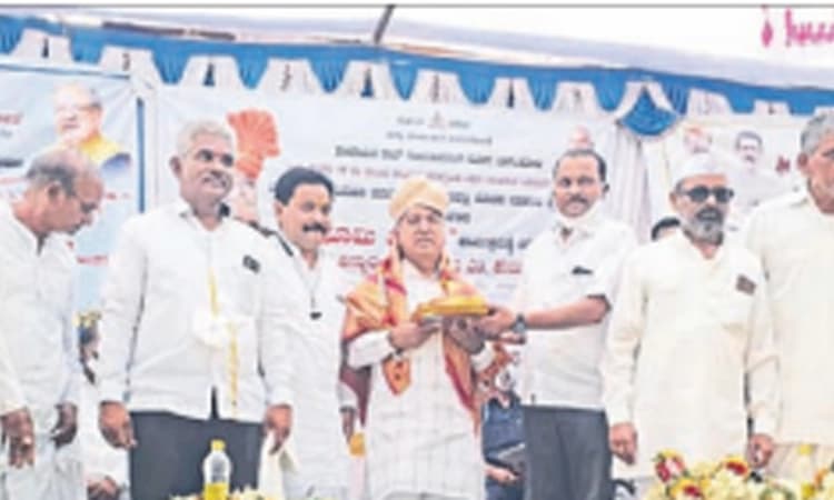 ಚಾಲುಕ್ಯರ ಶೈಲಿಯಲ್ಲಿ ಹೊಳೆಬಸವೇಶ್ವರ ದೇಗುಲ ನಿರ್ಮಾಣ