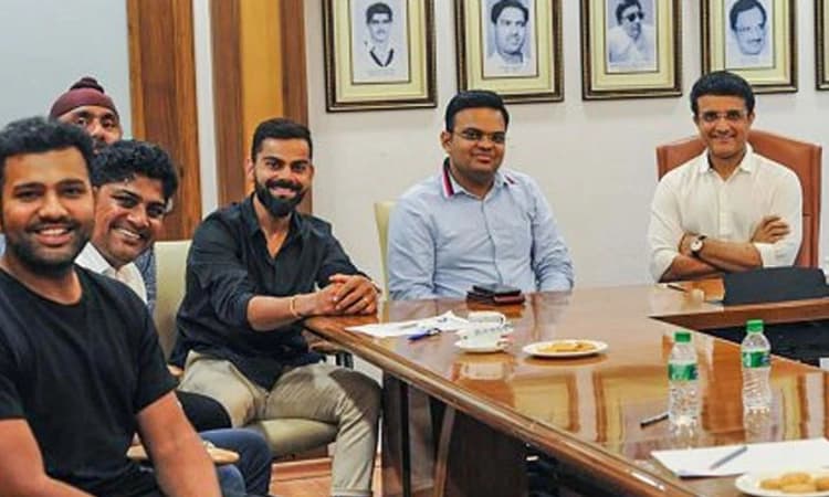 ದ್ರಾವಿಡ್ ನೇಮಕ ಸುದ್ದಿಯ ನಡುವೆ ಟೀಂ ಇಂಡಿಯಾ ಕೋಚ್ ಹುದ್ದೆಗೆ ಅರ್ಜಿ ಆಹ್ವಾನಿಸಿದ ಬಿಸಿಸಿಐ