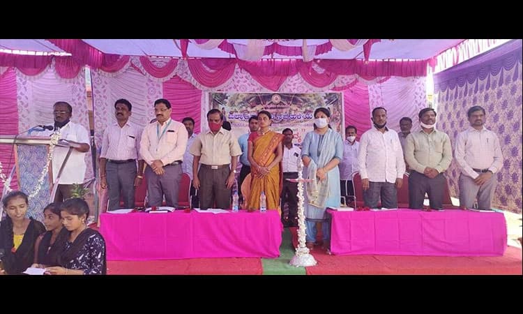 ಮೇಳ ಕುಂದಾದಲ್ಲಿ ಕುದುರಿ ವಾಸ್ತವ್ಯ