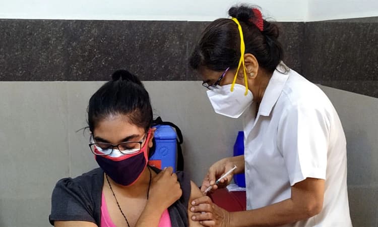 ಶೇ.82ರಷ್ಟು ಮಂದಿಗೆ ಲಸಿಕೆ ಪೂರ್ಣ; ಶೇ.18 ಗುರಿ ಮುಟ್ಟುವುದೇ ಸವಾಲು