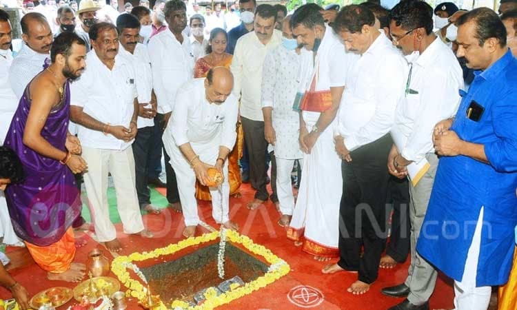 ಬೆಳ್ಳೆ ಗ್ರಾ.ಪಂ.: ಮುಖ್ಯಮಂತ್ರಿಗಳಿಂದ ರಸ್ತೆ ಕಾಮಗಾರಿಗೆ ಭೂಮಿಪೂಜೆ