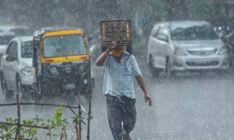 ಬಂಗಾಳಕೊಲ್ಲಿಯಲ್ಲಿ ವಾಯುಭಾರ ಕುಸಿತ : ರಾಜ್ಯದಲ್ಲಿ ಇನ್ನೆರಡು ದಿನ ಭಾರೀ ಮಳೆ ಸಾಧ್ಯತೆ