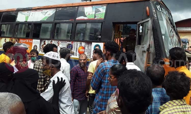 ಉಪ್ಪಿನಂಗಡಿ: ಚಲಿಸುತ್ತಿದ್ದ ಬಸ್ಸಿನಡಿ ಬಿದ್ದು ತಾಯಿ ಮಗು ಸ್ಥಳದಲ್ಲೇ ಸಾವು