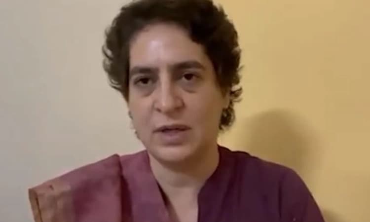 ‘ಜೈ ಮಾತಾ ದಿ’: ವಾರಾಣಸಿ ಪ್ರಚಾರ ಸಭೆಯಲ್ಲಿ ದುರ್ಗೆಯ ಭಜಿಸಿದ ಪ್ರಿಯಾಂಕಾ ಗಾಂಧಿ