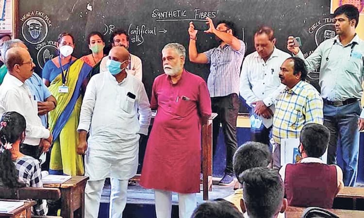 “ವಳಕಾಡು ಶಾಲೆಯ ತರಗತಿಗೊಂದು ಗ್ರಂಥಾಲಯ ರಾಜ್ಯಕ್ಕೇ ಮಾದರಿ’