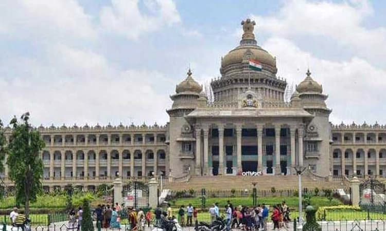 ಬಿಜೆಪಿ ಸರ್ಕಾರದಲ್ಲಿ ವಿಧಾನಸೌಧದ ನೌಕರರಿಂದಲೂ ಡೀಲ್ : ಕಾಂಗ್ರೆಸ್