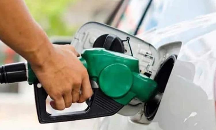 ಪೆಟ್ರೋಲ್‌, ಡೀಸೆಲ್‌ ದರ ಮತ್ತೆ ಏರಿಕೆ :ಪೆಟ್ರೋಲ್‌ಗೆ 25 ಪೈಸೆ, ಡೀಸೆಲ್‌ಗೆ 30 ಪೈಸೆ ಏರಿಕೆ