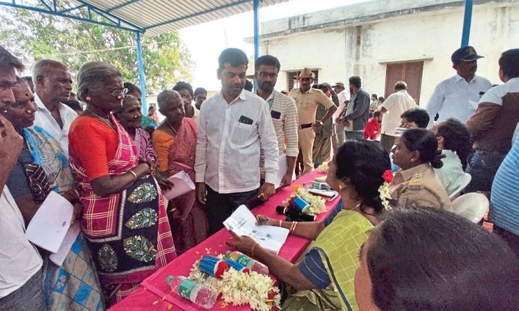 ಯಾವುದೇ ಇಲಾಖೆ ಕೆಲಸ ಇದ್ರೂ ಅರ್ಜಿ ಕೊಡಿ