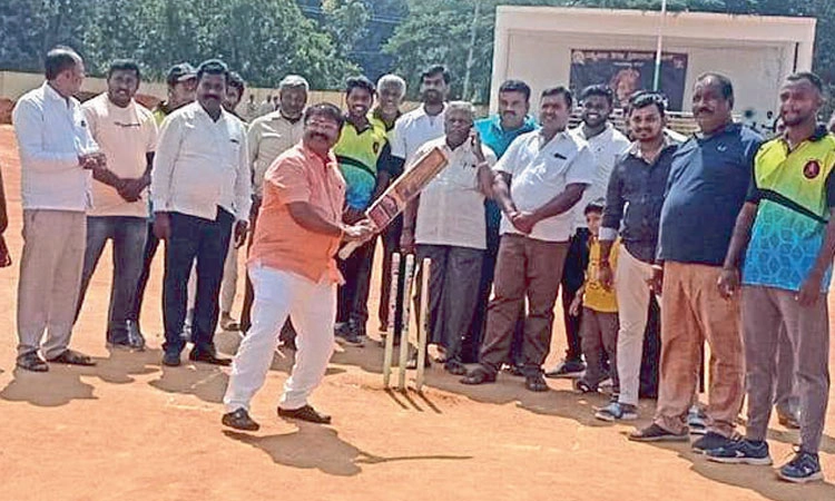 ಯುವಕರೇ ಕ್ರೀಡಾ ಚಟುವಟಿಕೆಯಲ್ಲಿ ಹೆಚ್ಚು ಪಾಲ್ಗೊಳ್ಳಿ