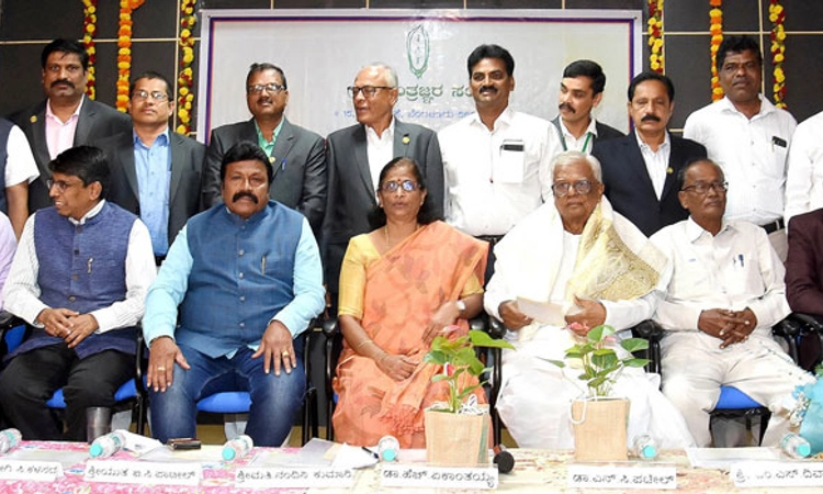 ಆಧುನಿಕ ಕೃಷಿ ಬಗ್ಗೆ ರೈತರಿಗೆ ತಿಳಿಸಿಕೊಡಿ: ಕೃಷಿ ವಿವಿಯಲ್ಲಿರುವ ಅಧ್ಯಾಪಕರಿಗೆ ಕೃಷಿ ಸಚಿವ ಪಾಟೀಲ್‌ ಸಲಹೆ