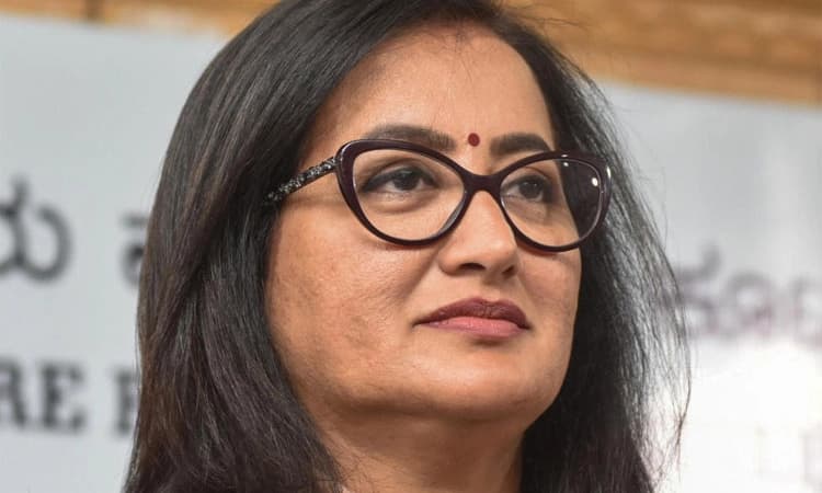 ಯಾವುದೇ ಪಕ್ಷವನ್ನು ಬೆಂಬಲಿಸುವ ಬಗ್ಗೆ ನಿರ್ಧರಿಸಿಲ್ಲ: ಸುಮಲತಾ