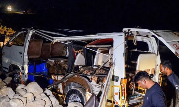 ಪಾಕ್ ಸಿಂಧ್ ಪ್ರಾಂತ್ಯದಲ್ಲಿ ಅಪಘಾತ: ಒಂದೇ ಕುಟುಂಬದ 20 ಜನರ ಬಲಿ