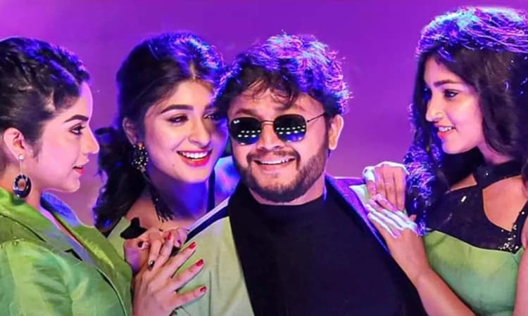 ಫ್ಯಾಮಿಲಿ ಡ್ರಾಮಾದಲ್ಲಿ ಗೋಲ್ಡನ್‌ ಮಿಂಚು; ನ.25ಕ್ಕೆ ‘ತ್ರಿಬಲ್ ರೈಡಿಂಗ್’ ರಿಲೀಸ್‌