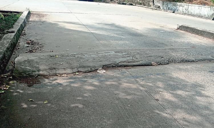 ಕೆಎಸ್‌ಆರ್‌ಟಿಸಿ ಬಸ್‌ ನಿಲ್ದಾಣ; ಪ್ರಾಣಸಂಕಟ ತರುತ್ತಿರುವ ಹಂಪ್ಸ್‌ ಗಳು