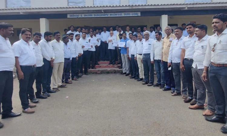 ಜಮಖಂಡಿಯಲ್ಲಿ ವಿಶ್ವವಿದ್ಯಾಲಯ ಸ್ಥಾಪನೆಯಾಗಲಿ: ವಕೀಲ ಎಂ.ಜಿ.ಕೆರೂರ