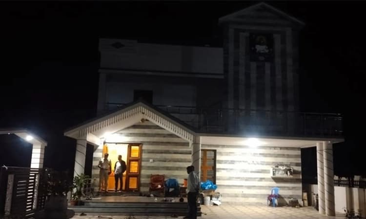 ಚಿಕ್ಕಬಳ್ಳಾಪುರ:ಎಎಸ್‍ಐ ಮನೆ ಮೇಲೆ ದಾಳಿ; ಮೂವರು ಅಂತಾರಾಜ್ಯ ದರೋಡೆಕೋರರ ಬಂಧನ