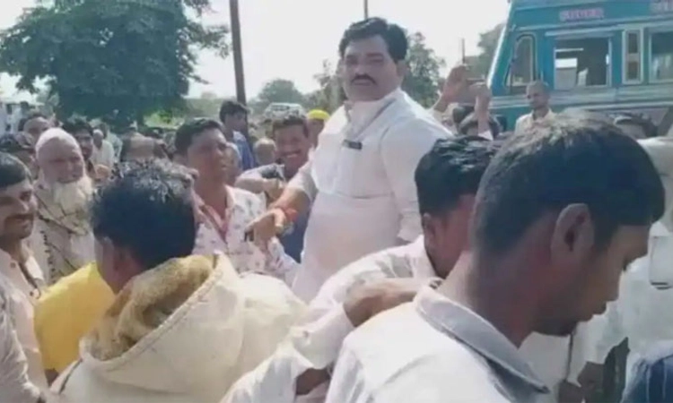 ಪ್ರತಿಭಟನೆ ಲೂಟಿಯಲ್ಲಿ ಮುಕ್ತಾಯ: ಕಾಂಗ್ರೆಸ್‌ ಶಾಸಕನ ವಿರುದ್ಧ ಕೇಸು