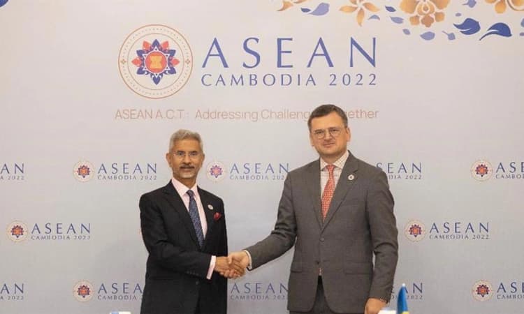 ರಷ್ಯಾದ ಯುದ್ಧ ಕೊನೆಗೊಳಿಸುವ ಕುರಿತು ಜೈ ಶಂಕರ್-ಕುಲೆಬಾ ಮಹತ್ವದ ಚರ್ಚೆ