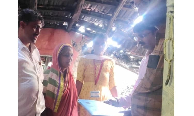 ಸೋರುತಿಹುದು ಮನೆಯ ಮಾಳಿಗೆ ಅನ್ಯಾಯದಿಂದ..