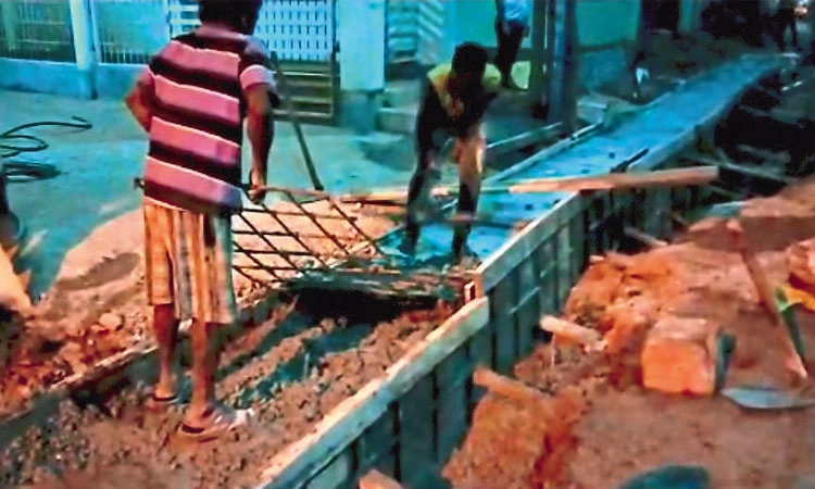 ಕತ್ತಲೆಯಲ್ಲಿ ಕಾಮಗಾರಿ: ನಾಗರಿಕರ ಆಕ್ಷೇಪ