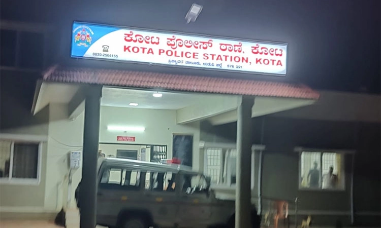 ಕಟಾವು ಯಂತ್ರ ತೆರಳಲು ಅಡ್ಡಿ; ದೂರು-ಪ್ರತಿದೂರು