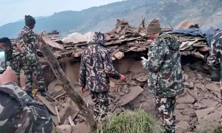 ನೇಪಾಳದಲ್ಲಿ ಪ್ರಬಲ ಭೂಕಂಪ, ಹಲವಾರು ಮನೆ ಕುಸಿತ; ದೆಹಲಿಯಲ್ಲೂ ನಡುಗಿದ ಭೂಮಿ