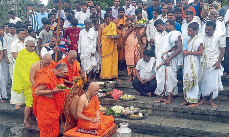 ಕಬ್ಬಳಿ ಬಸವೇಶ್ವರಸ್ವಾಮಿ ಜಾತ್ರಾ ಉತ್ಸವಕ್ಕೆ ಚಾಲನೆ