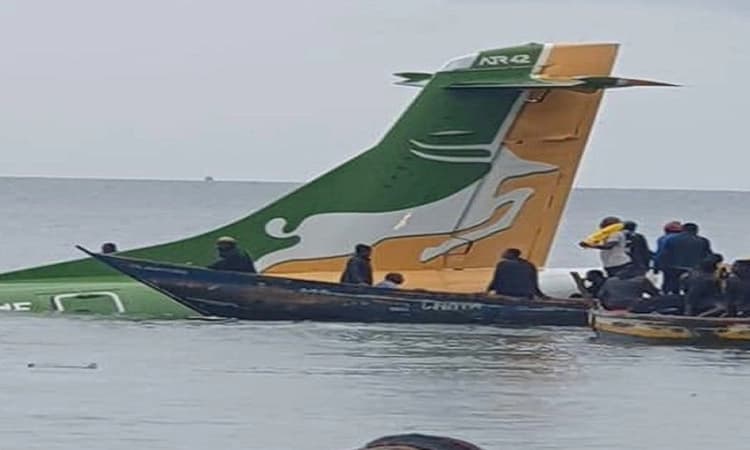 ವಿಕ್ಟೋರಿಯಾ ಸರೋವರಕ್ಕೆ ಬಿದ್ದ 49 ಪ್ರಯಾಣಿಕರನ್ನು ಹೊತ್ತ ವಿಮಾನ: 23 ಪ್ರಯಾಣಿಕರ ರಕ್ಷಣೆ