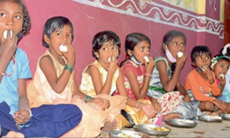 ಮಕ್ಕಳಿಗೆ ಮೊಟ್ಟೆ-ಬಾಳೆ ಹಣ್ಣು ಭಾಗ್ಯ