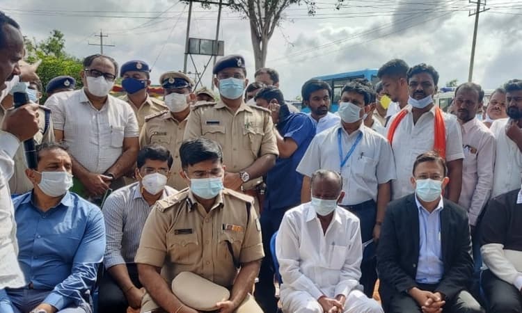 ಸಚಿವರ ಮನವಿಗೂ ಕ್ಯಾರೆ ಎನ್ನಲಿಲ್ಲ..!