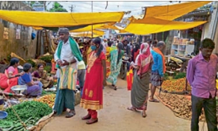 ರೂಪಾಂತರಿ ಆತಂಕ; ಮೈಮರೆತ ಜನತೆ