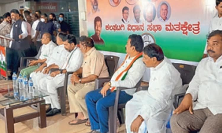 ಅಭಿವೃದ್ಧಿ ಕಾಮಗಾರಿಗಳೊಂದಿಗೆ ಜನರ ವಿಶ್ವಾಸ ಗಳಿಕೆಗೆ ಸಲಹೆ