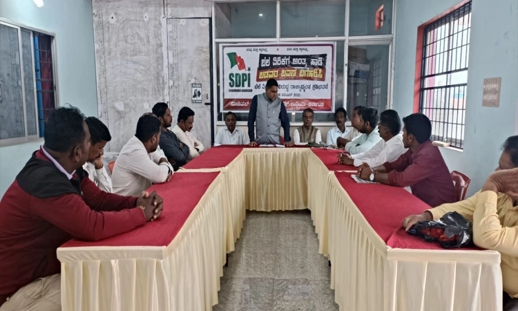 ಅವೈಜಾನಿಕ ತೆರಿಗೆಯೇ ತೈಲಬೆಲೆ ಹೆಚಳಕ್ಕೆ ಕಾರಣ