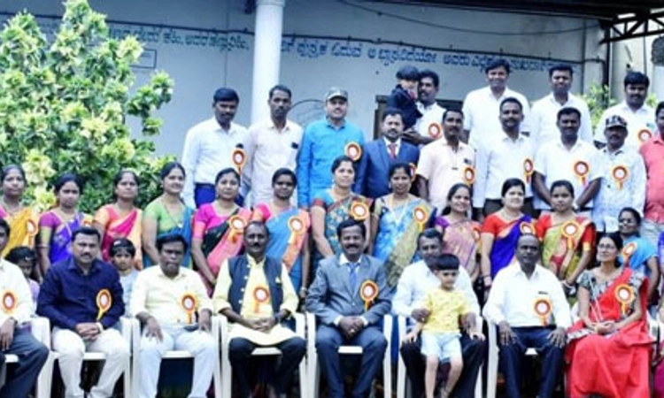 ಹಳೆ ವಿದ್ಯಾರ್ಥಿಗಳ ಸ್ನೇಹ ಸಮ್ಮಿಲನ