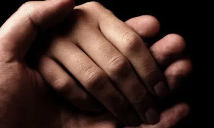 ಮಂಗಳೂರು : ಮಹಿಳೆಯರ ಜತೆ ವೈದ್ಯಾಧಿಕಾರಿಯ ಅಸಹ್ಯ ವರ್ತನೆ ;ವಿಡಿಯೋ ವೈರಲ್