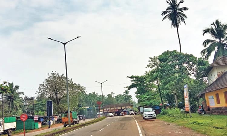 ಕತ್ತಲೆಯಲ್ಲಿ ಅಜೆಕಾರು ಪೇಟೆ; ನಿರ್ವಹಣೆ ಇಲ್ಲದ ಬೀದಿದೀಪ ವ್ಯವಸ್ಥೆ