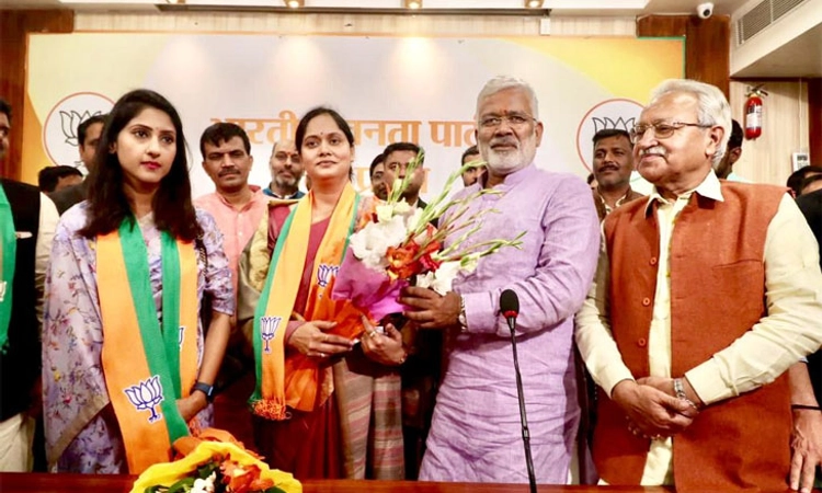 ಸೋನಿಯಾ ಕ್ಷೇತ್ರದ ಕಾಂಗ್ರೆಸ್ ಶಾಸಕಿ ಅದಿತಿ ಸಿಂಗ್ ಬಿಜೆಪಿ ಸೇರ್ಪಡೆ