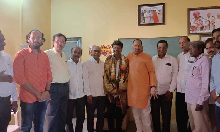 ನೂತನ ಕಸಾಪ ಅಧ್ಯಕ್ಷರಿಗೆ ಸಚಿವ ಚವ್ಹಾಣ ಸನ್ಮಾನ