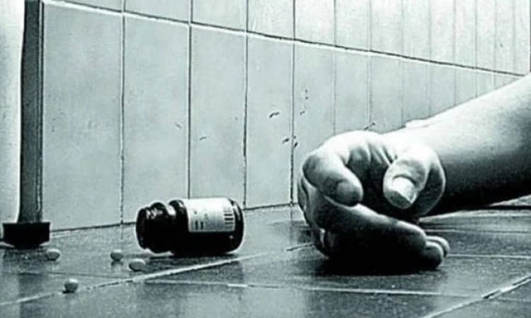 ರಬಕವಿ-ಬನಹಟ್ಟಿ:  ರೈತ ವಿಷ ಸೇವಿಸಿ ಆತ್ಮಹತ್ಯೆ